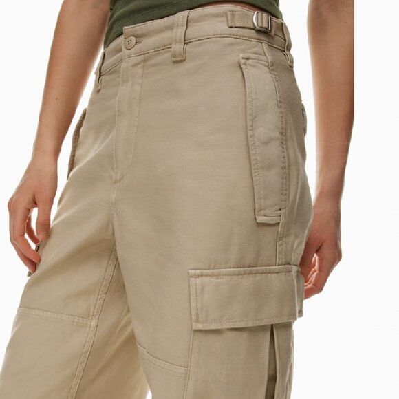Aritzia TNA Relaxed Mid-Rise Cargo Pants - Picture 2 of 14